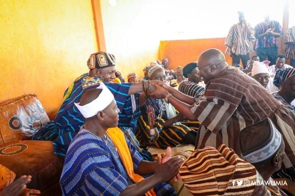 Bunkpurugu Naba heaps praise on Bawumia.